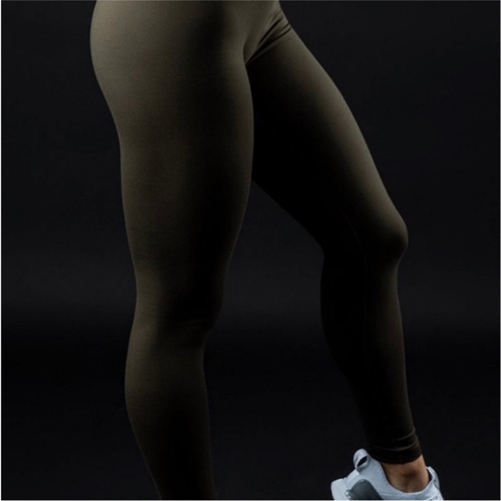 Alphalete Green Leggings Seamless Stretchy Design